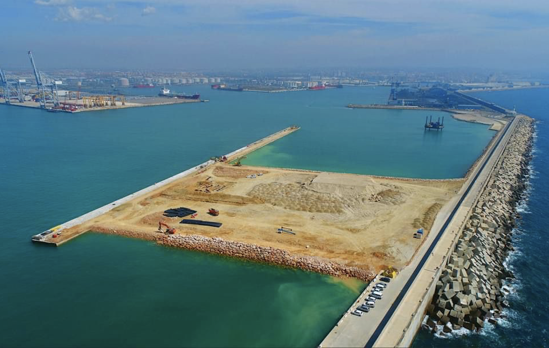 de construcción del nuevo muelle de atraque para cruceros del Puerto Tarragona - Grupo Vivanco